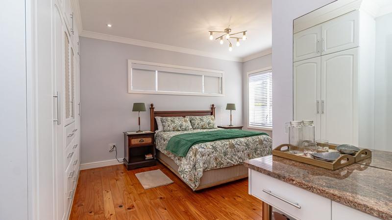 5 Bedroom Property for Sale in Southern Cross Western Cape